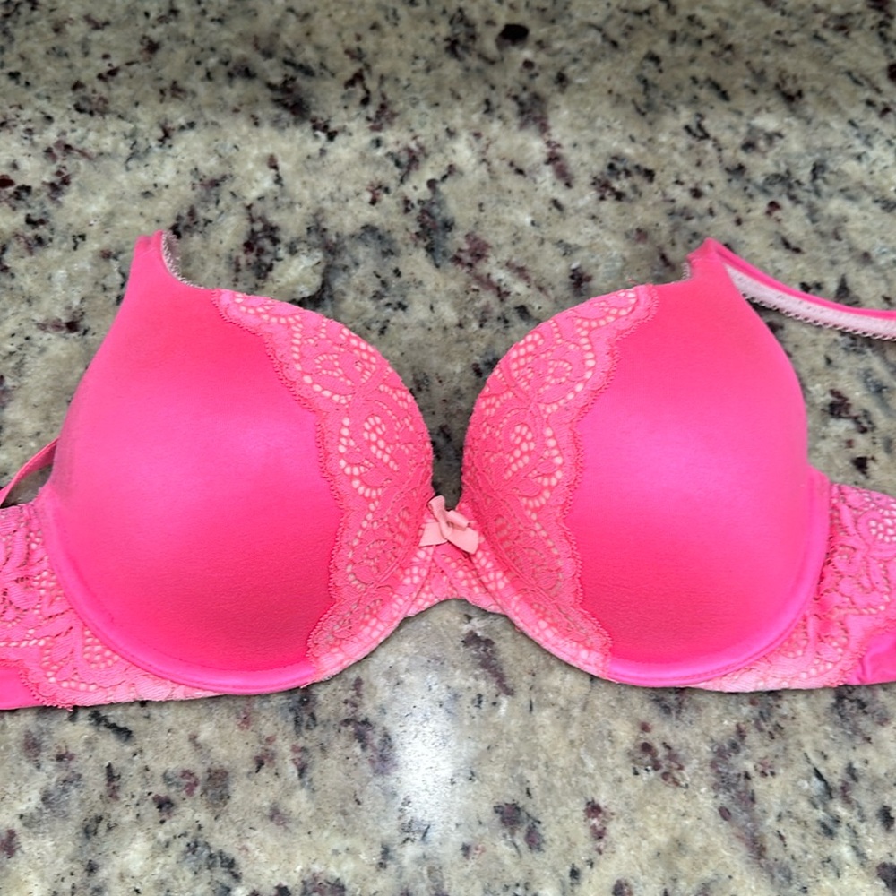 Body by Victoria perfect shape wired padded size 36 C